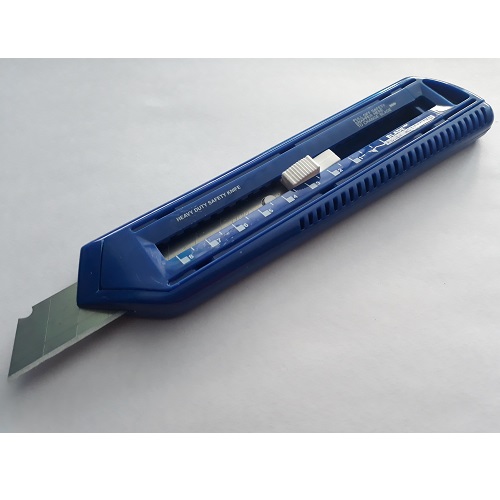 Snap Off Paper Cutter Heavy 18mm